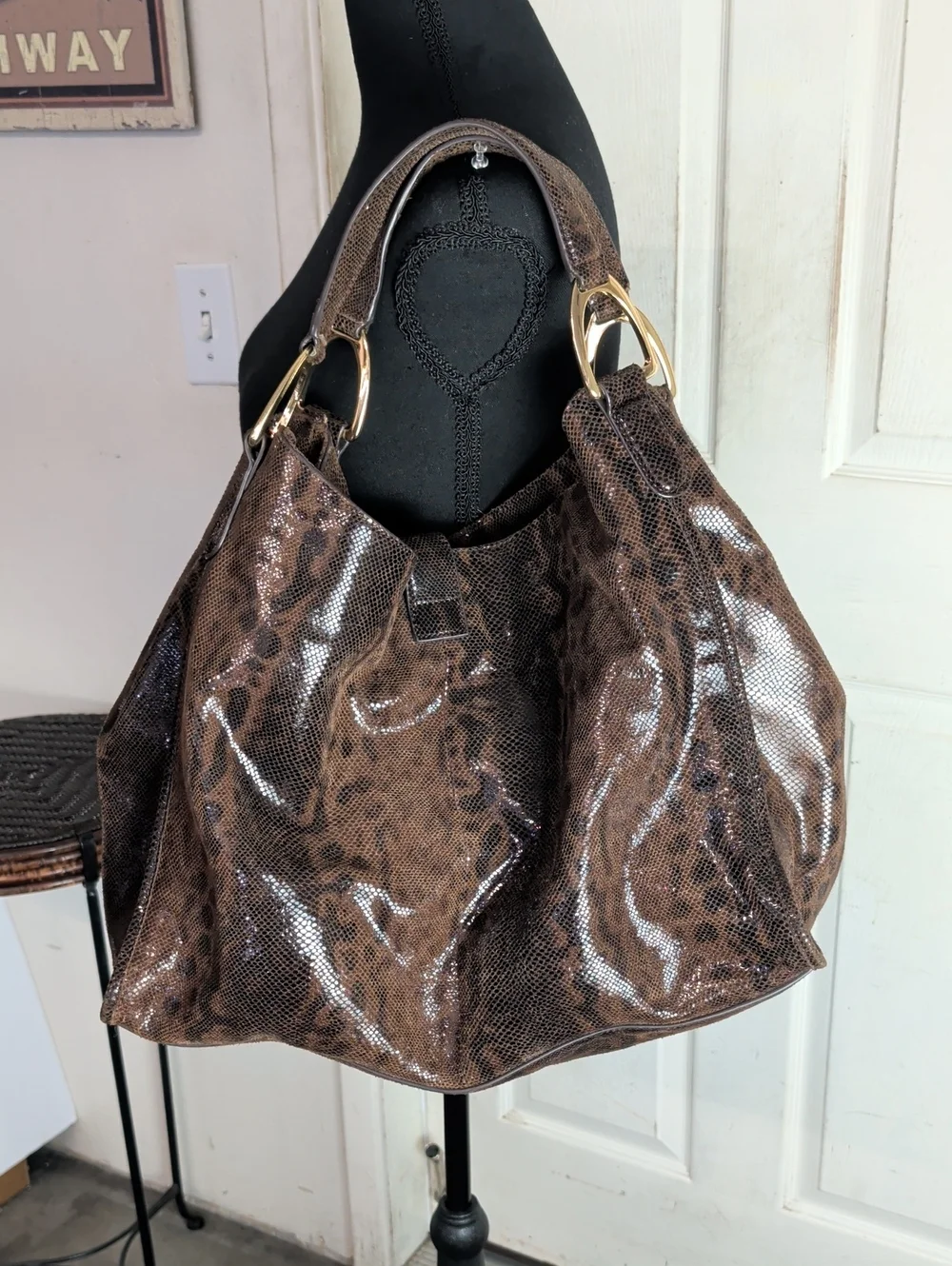 G.I.l.I. Got it love it leather shoulder Bag Snake Style Large Tassel Hobo